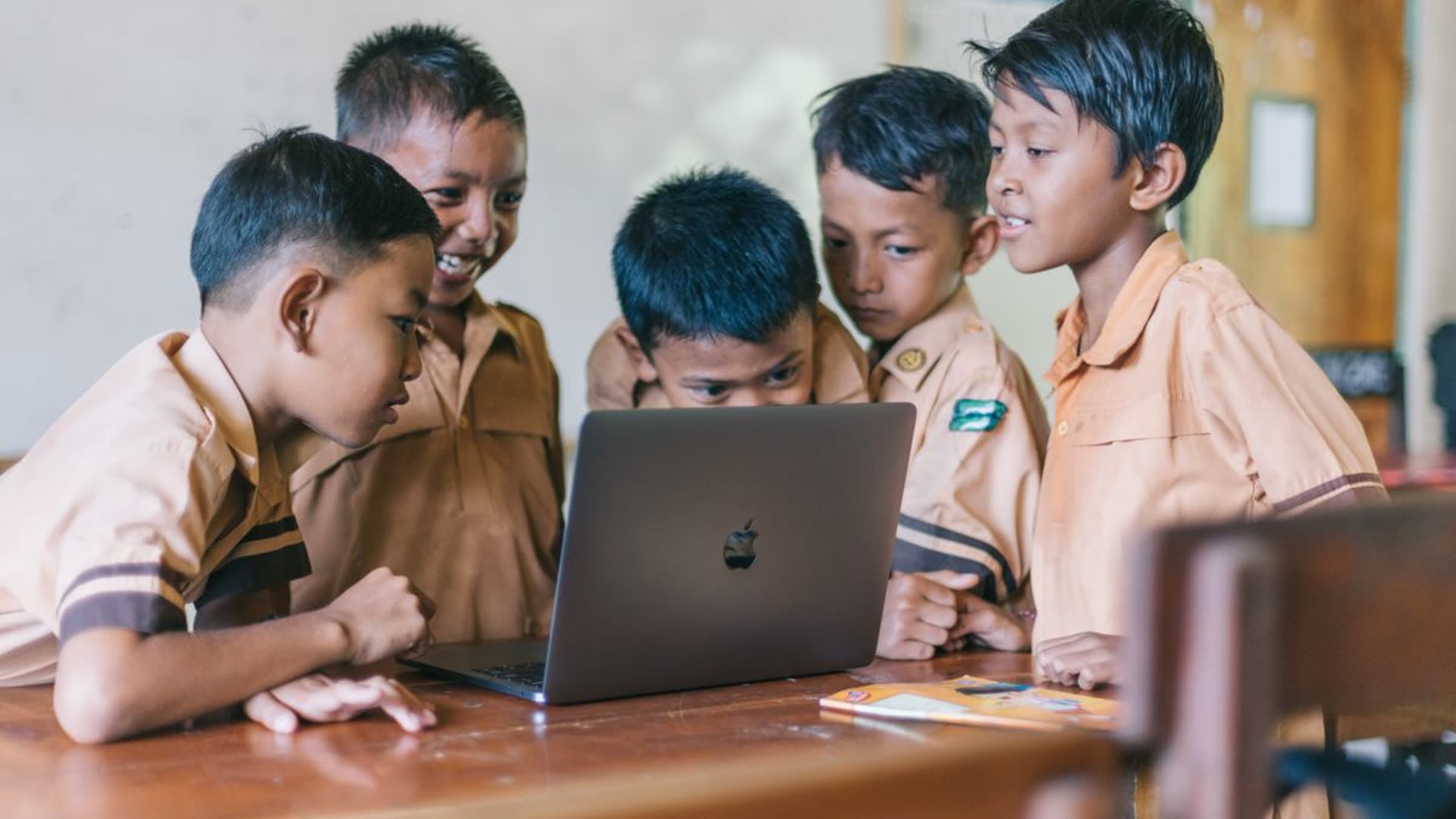 Selamat Datang di SMK Uji MSE664GH